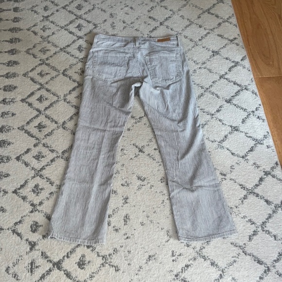 AG Jodi High Rise Cropped Flare in Canyon Striped Grey Jeans. 26 - Picture 7 of 11